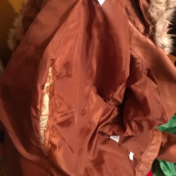Caramel color fully lined Jacket bomber Jacket with Faux Fur detachable collar - Picture 5 of 6